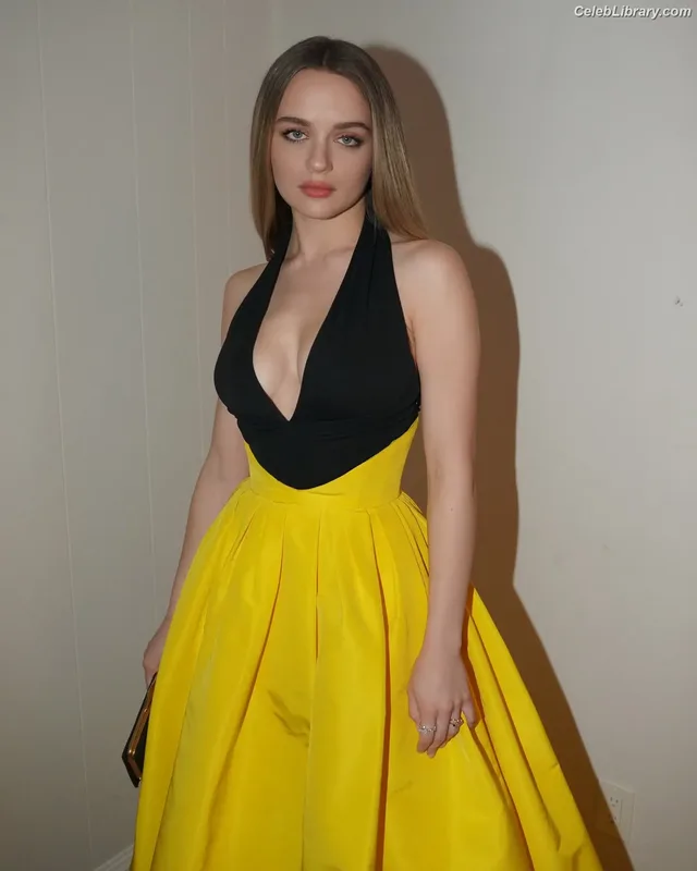Joey King photo 24 of 1505