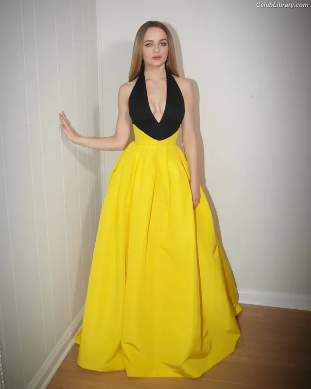 Joey King photo 7 of 1505
