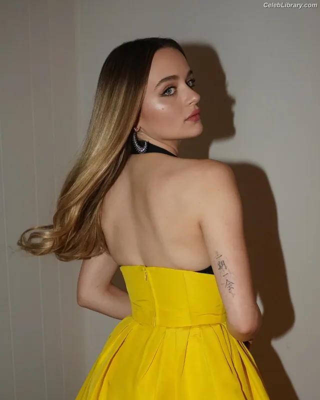 Joey King photo 10 of 1505
