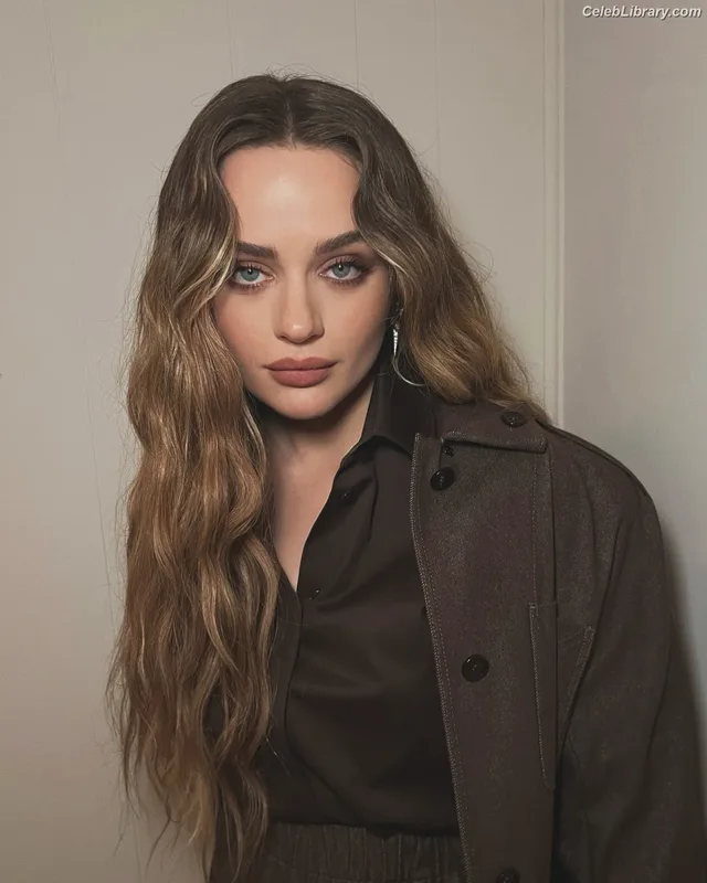 Joey King photo 23 of 1505