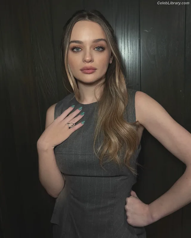 Joey King photo 18 of 1505