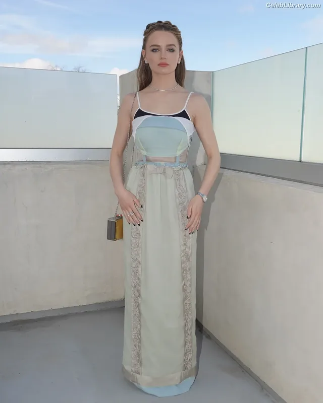 Joey King photo 4 of 1505