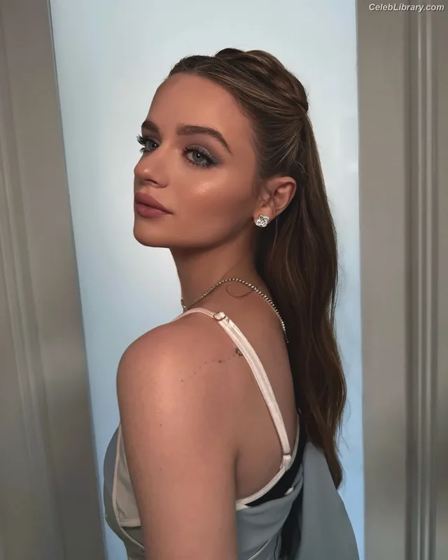 Joey King photo 6 of 1505