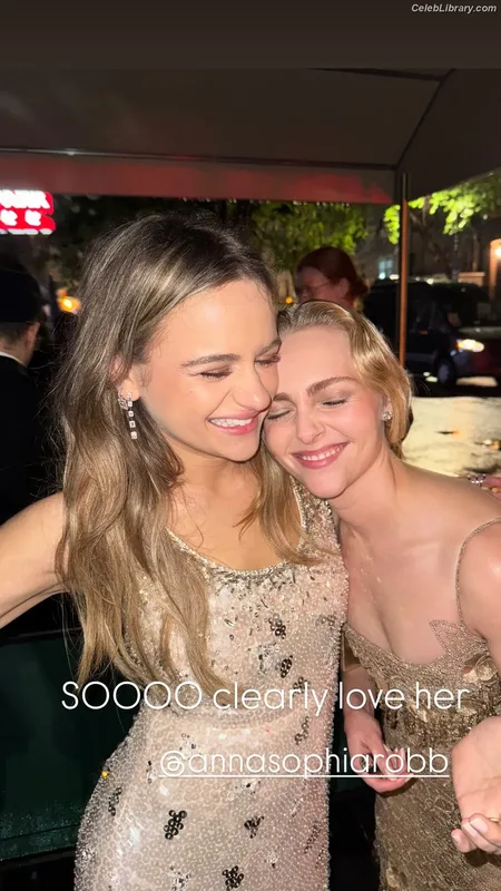 Joey King photo 22 of 1505