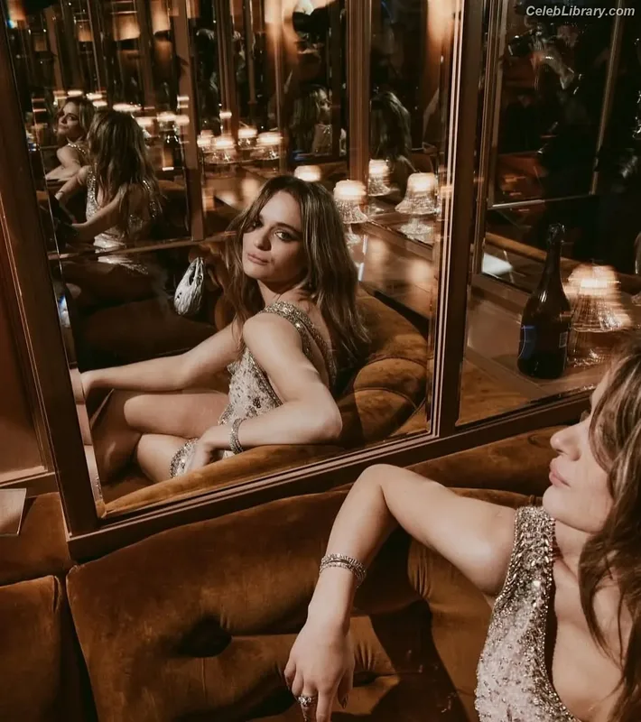 Joey King photo 4 of 1505