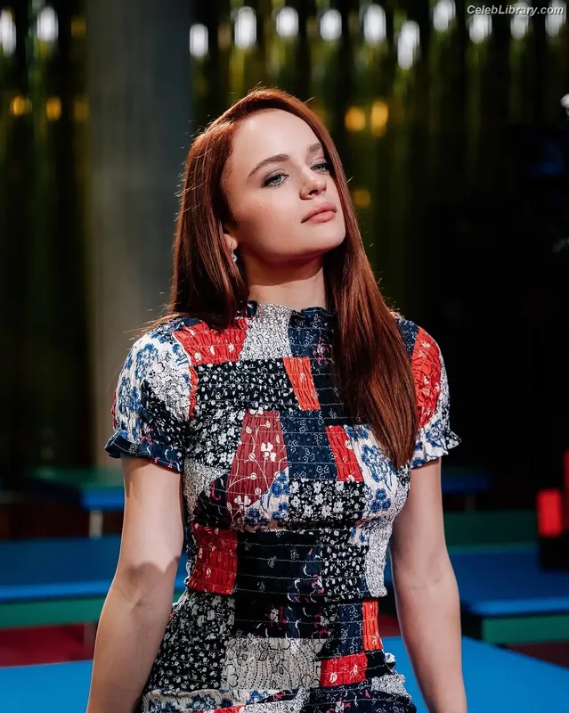 Joey King photo 21 of 1505