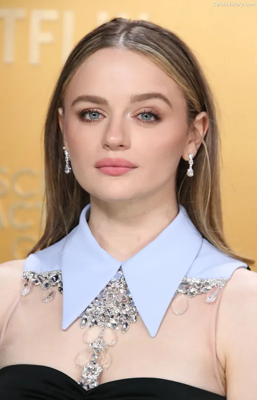 Joey King photo 1 of 1505
