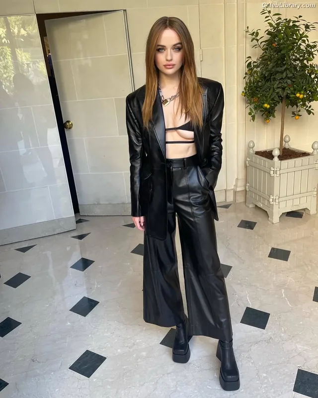 Joey King photo 7 of 1505