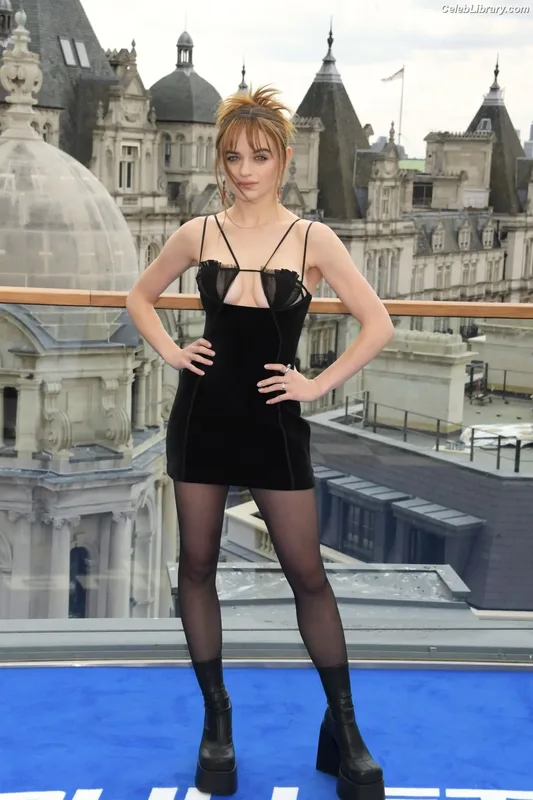 Joey King photo 8 of 1505