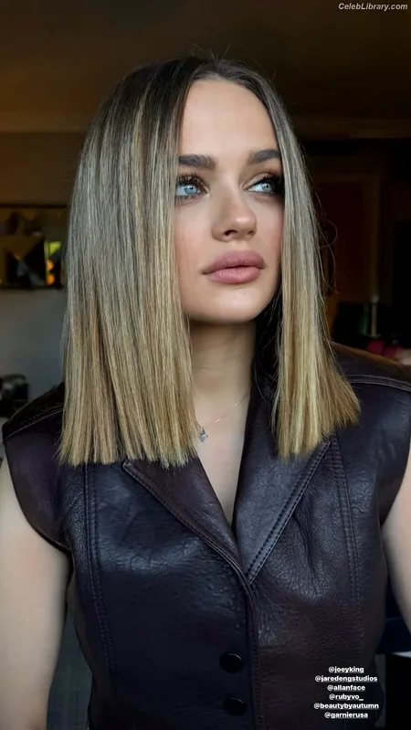 Joey King photo 11 of 1505