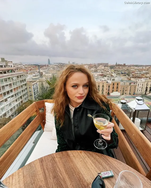 Joey King photo 16 of 1505