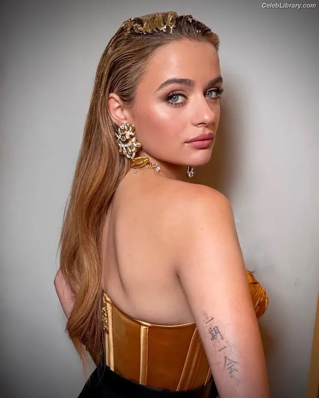 Joey King photo 12 of 1505