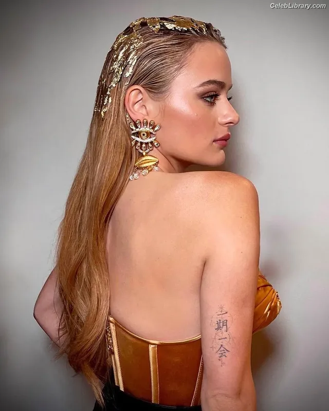 Joey King photo 13 of 1505
