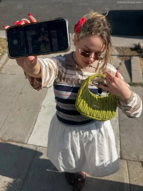 Joey King photo 16 of 1505