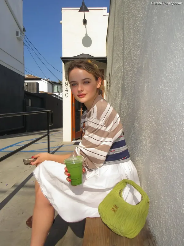 Joey King photo 13 of 1505