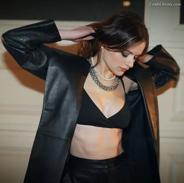 Joey King photo 16 of 1505
