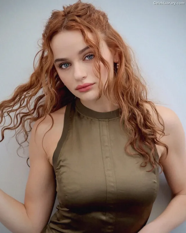Joey King photo 9 of 1505