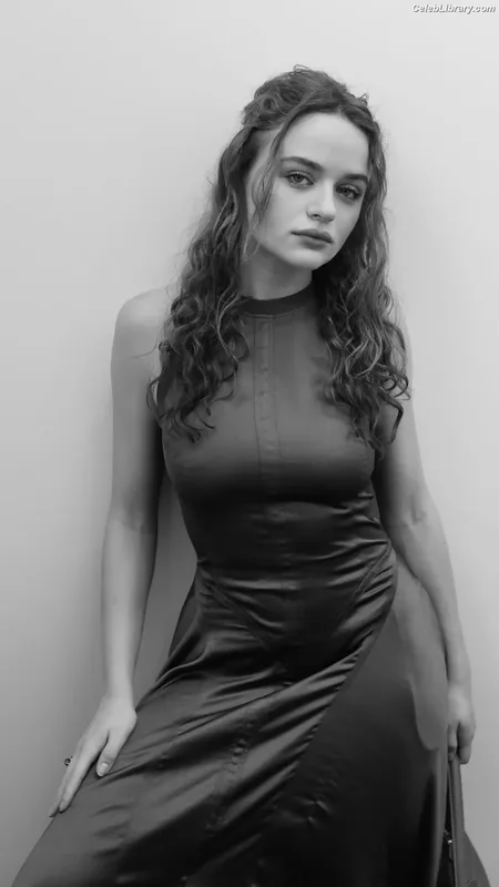 Joey King photo 10 of 1505