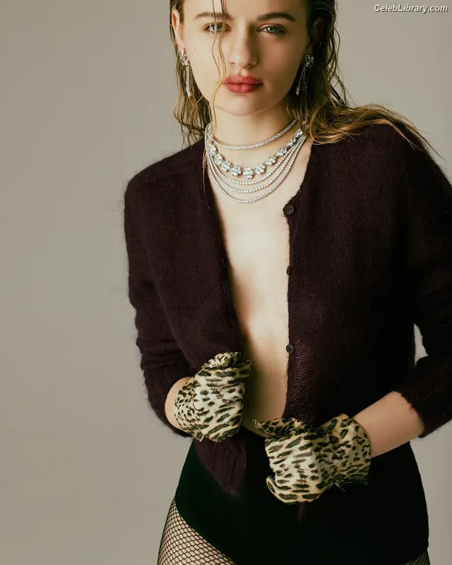 Joey King photo 17 of 1505