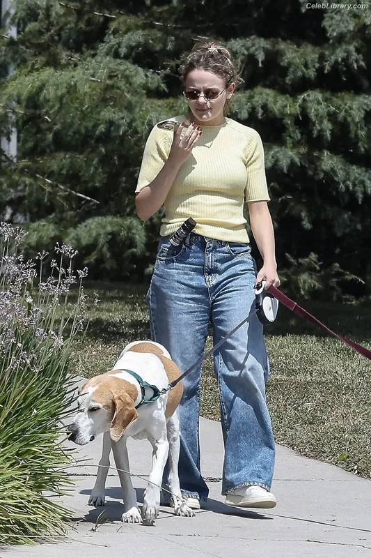 Joey King photo 7 of 1505