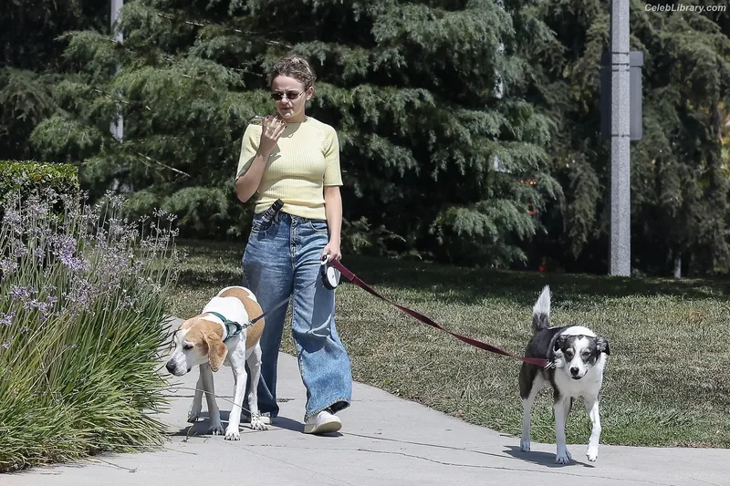 Joey King photo 10 of 1505