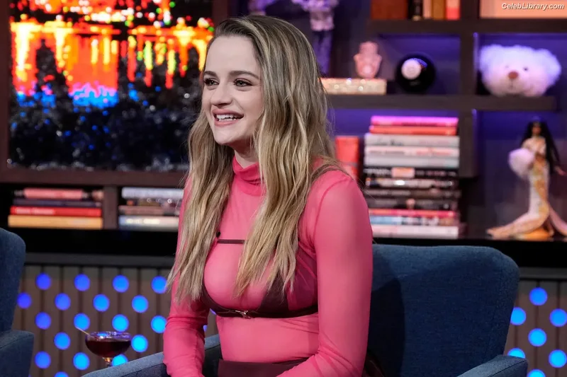 Joey King photo 23 of 1505
