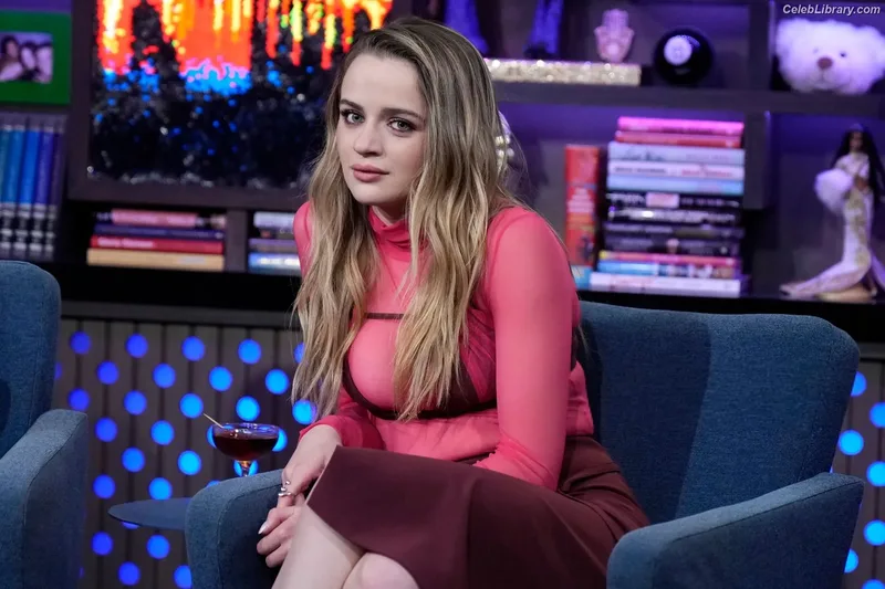 Joey King photo 24 of 1505
