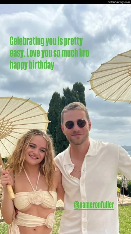 Joey King photo 1 of 1505
