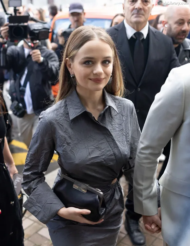 Joey King photo 3 of 1505