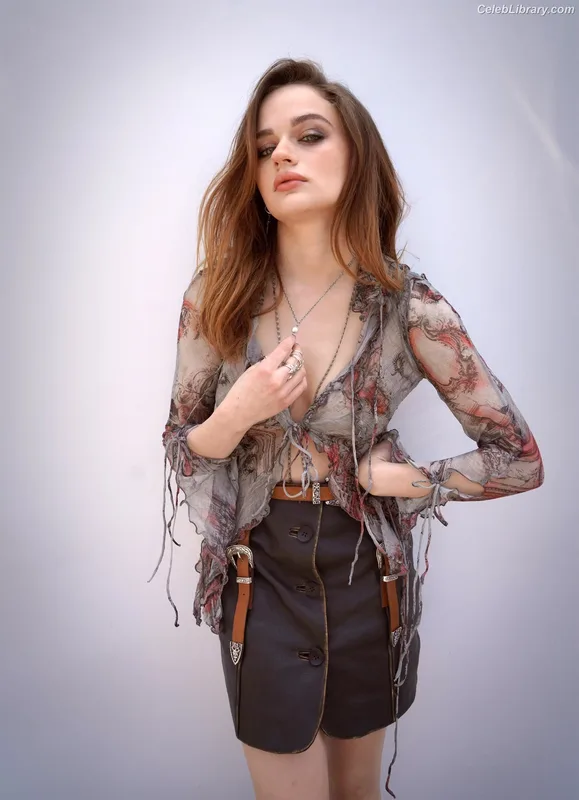Joey King photo 19 of 1505