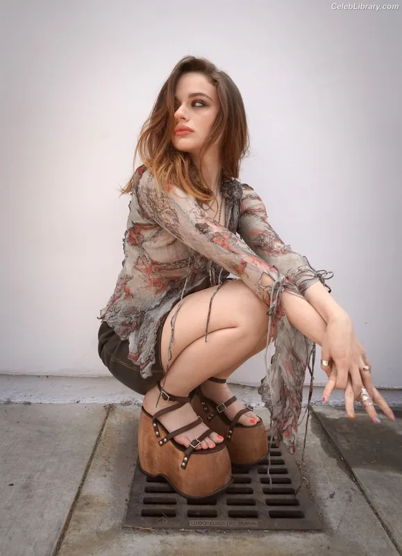 Joey King photo 1 of 1505