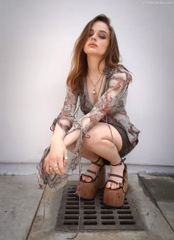 Joey King photo 2 of 1505