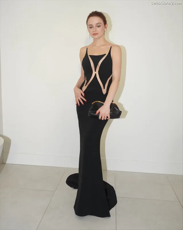 Joey King photo 9 of 1505