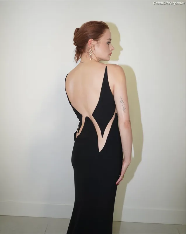Joey King photo 10 of 1505