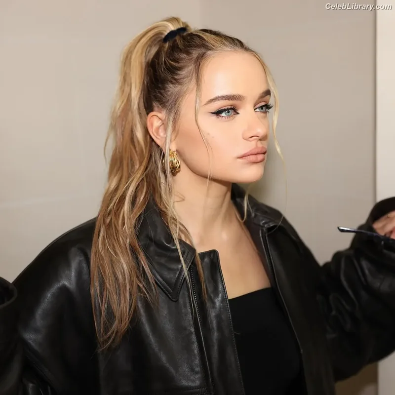 Joey King photo 8 of 1505