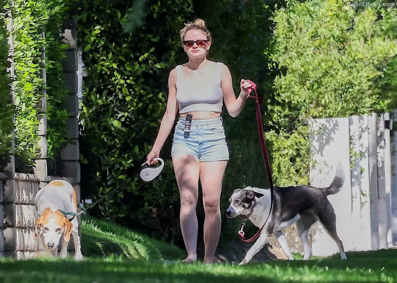 Joey King photo 14 of 1505