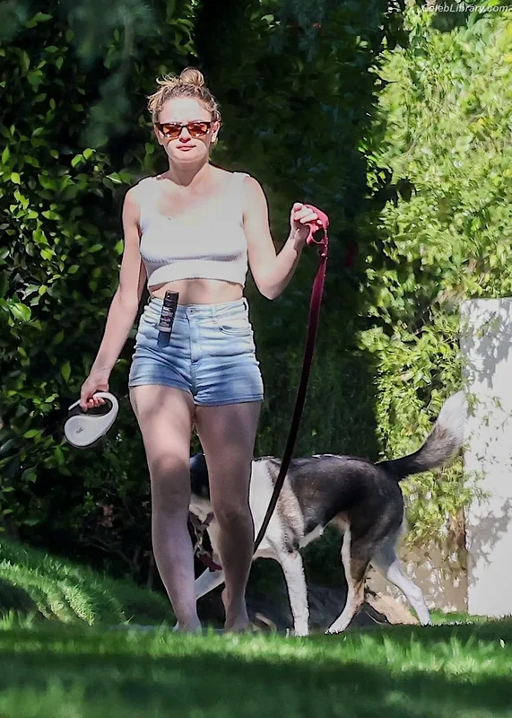 Joey King photo 16 of 1505
