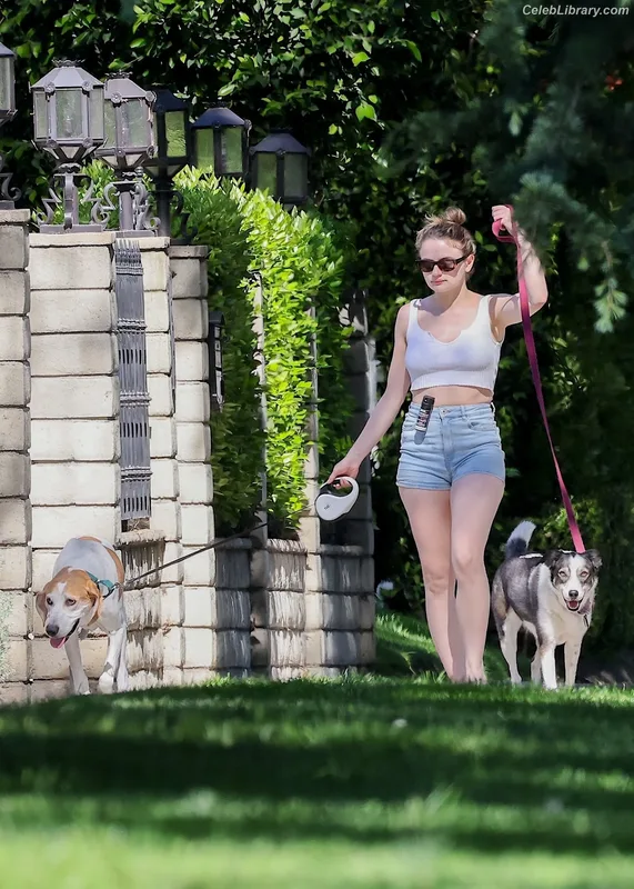 Joey King photo 24 of 1505