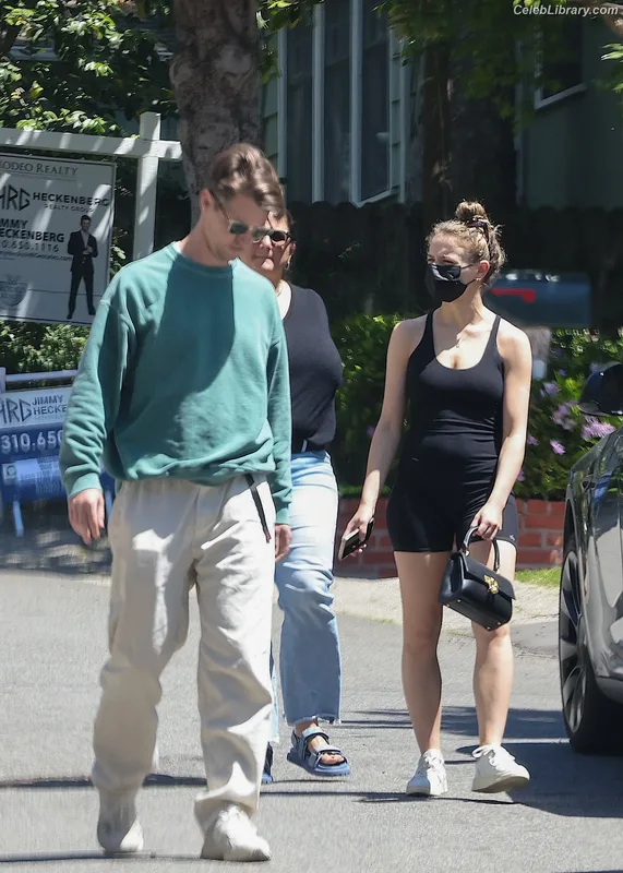 Joey King photo 9 of 1505