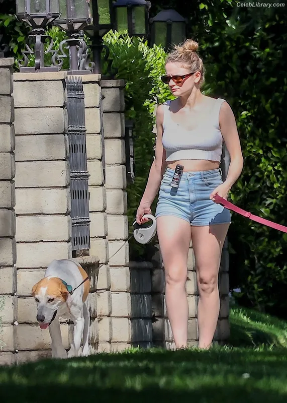 Joey King photo 13 of 1505
