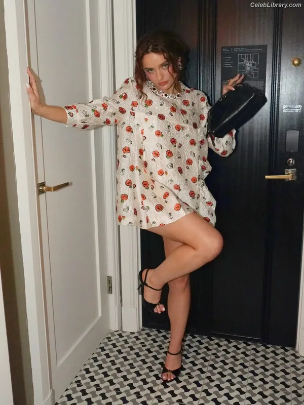 Joey King photo 21 of 1505