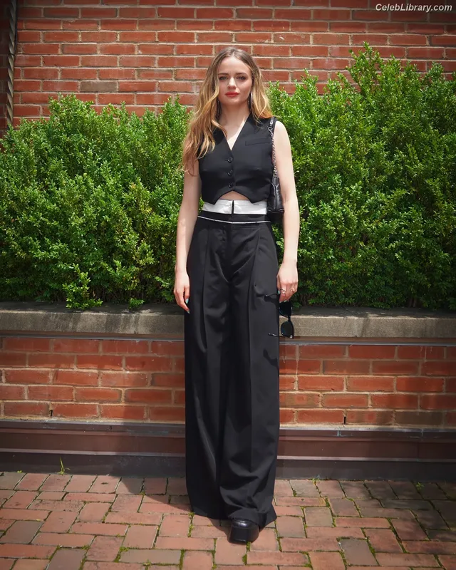 Joey King photo 9 of 1505