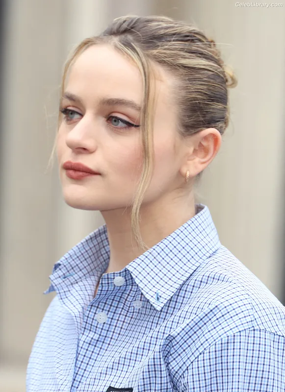 Joey King photo 22 of 1505