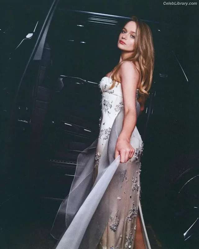 Joey King photo 5 of 1505