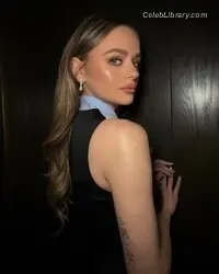 Joey King photo 7 of 1505
