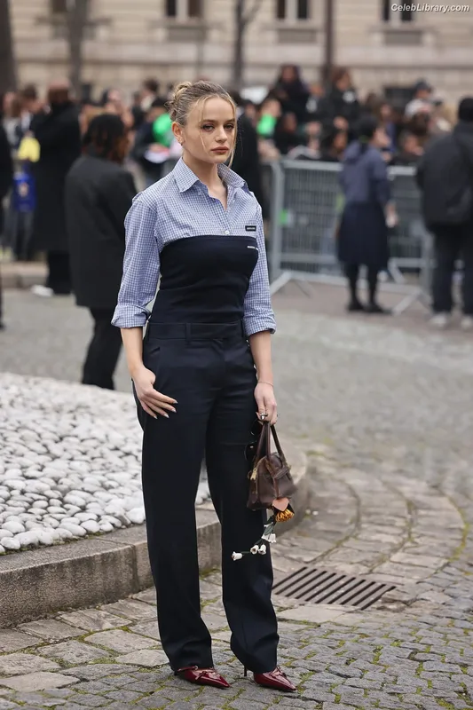 Joey King photo 7 of 1505