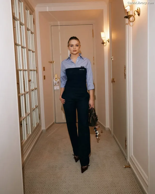 Joey King photo 8 of 1505