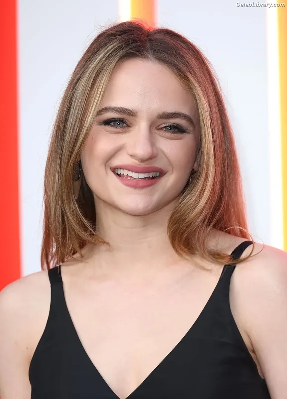 Joey King photo 22 of 1505