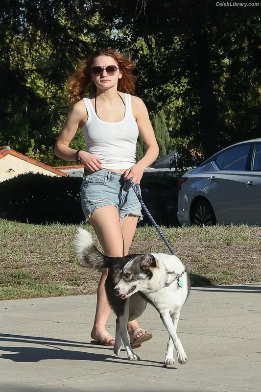 Joey King photo 17 of 1505