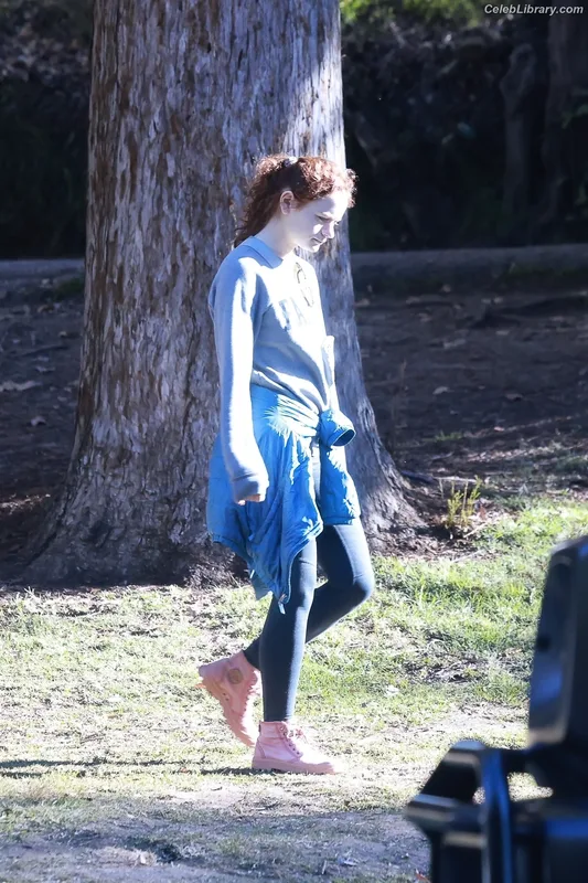Joey King photo 16 of 1505